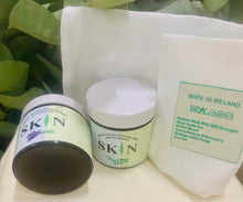 Load image into Gallery viewer, Gift set of organic face cleansing balm with vitamin e, sunflower, golden jojoba &amp; castor oils and a 100% Irish linen facecloth woven in Wexford, in a sustainable linen/cotton gift bag with an Irish dried flower, ready to gift - no wrapping necessary !
